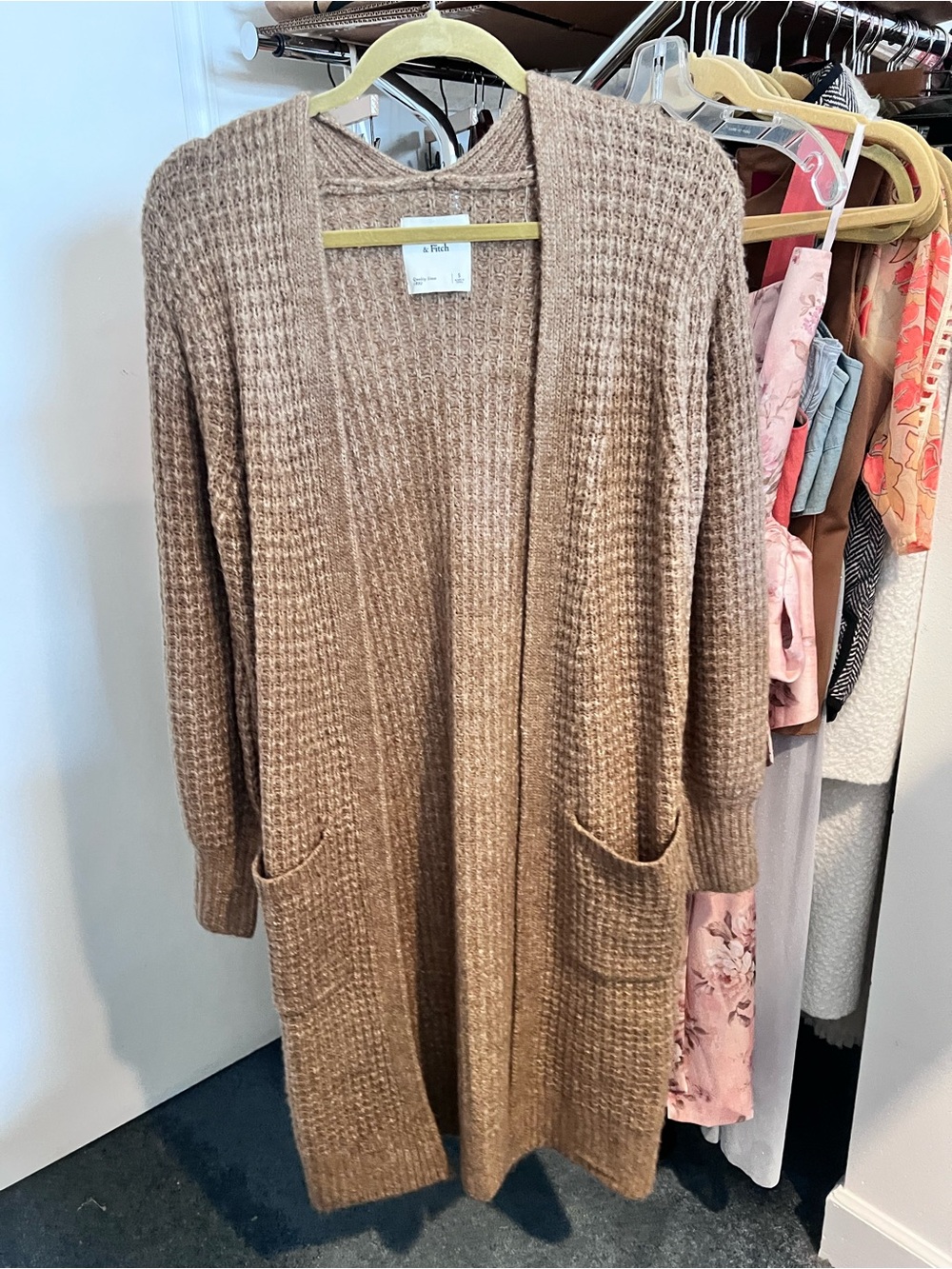 Abercrombie & Fitch Women's Tan Cardigan Sweater - Picture 3 of 6